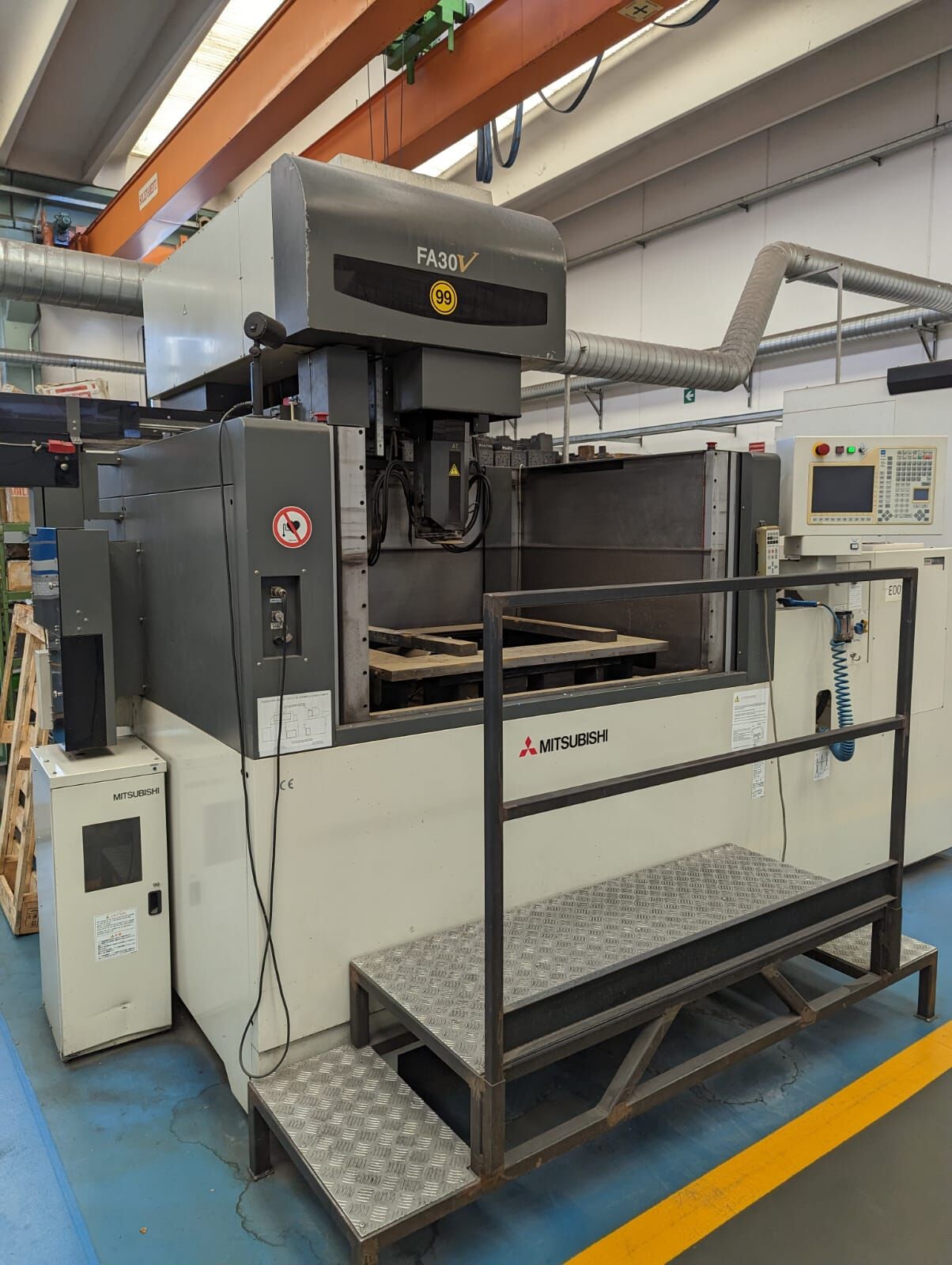 Wiederverkauf Funkenerosion Drahtschnitt MITSUBISHI FA 30v Advance gebraucht