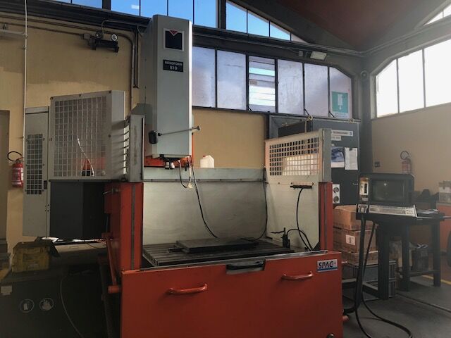 Wiederverkauf Funkenerosion Funken erodiert CHARMILLE ROBOFORM 810 CNC gebraucht