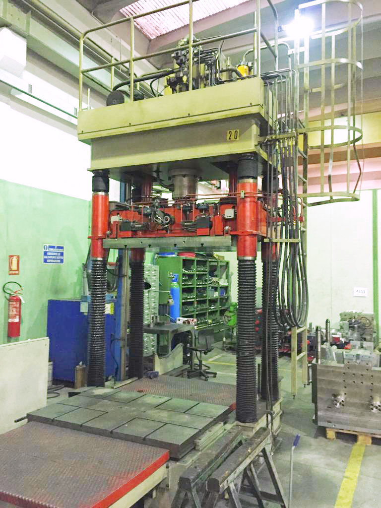 Wiederverkauf Pressen Prüfung der Form TCS CANNON FINIX 1000C gebraucht